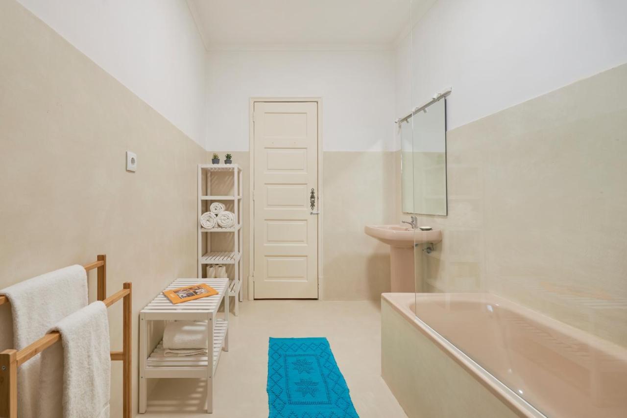 Light-Filled & Renovated Apartment, By Timecooler Lisboa Kültér fotó