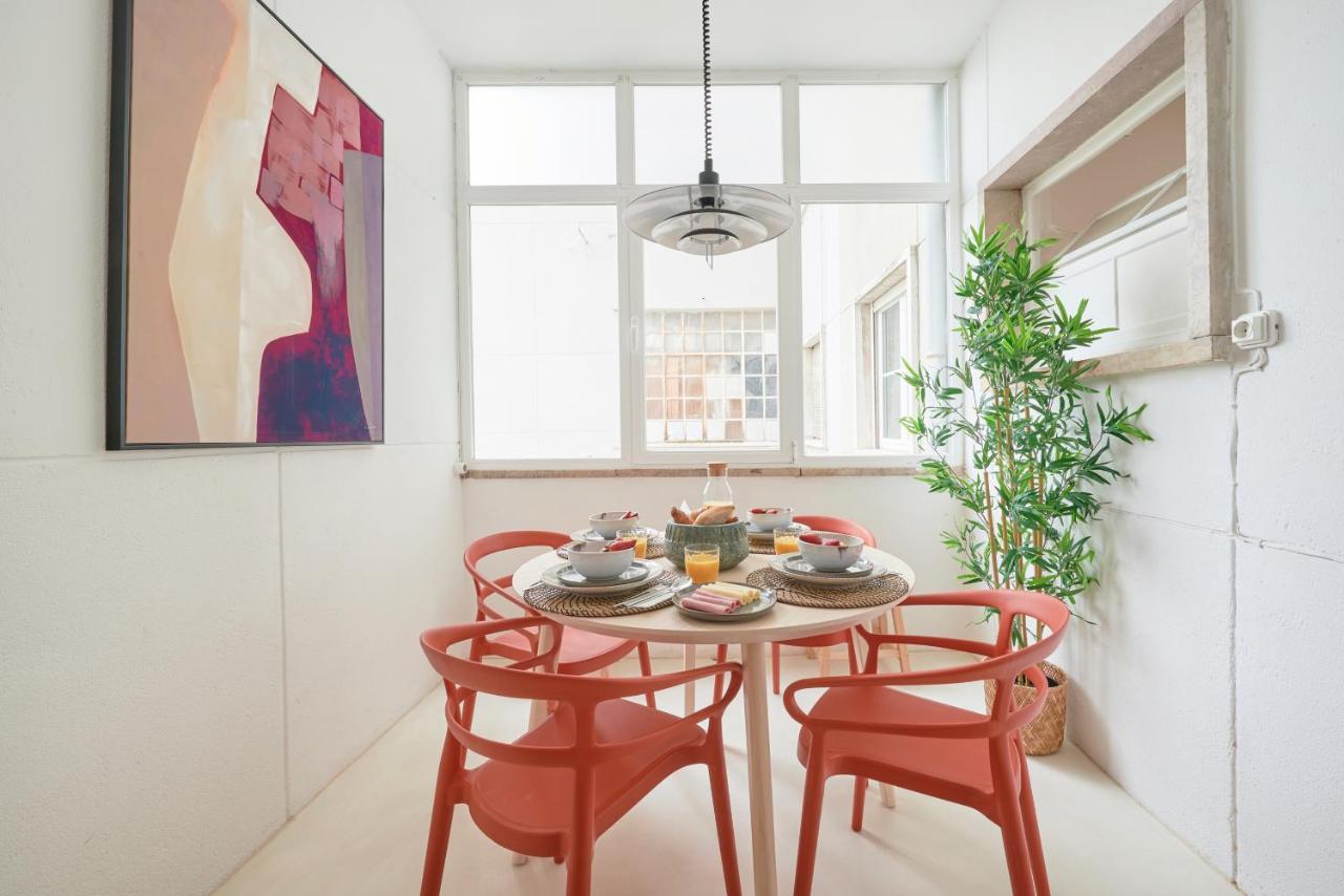 Light-Filled & Renovated Apartment, By Timecooler Lisboa Kültér fotó