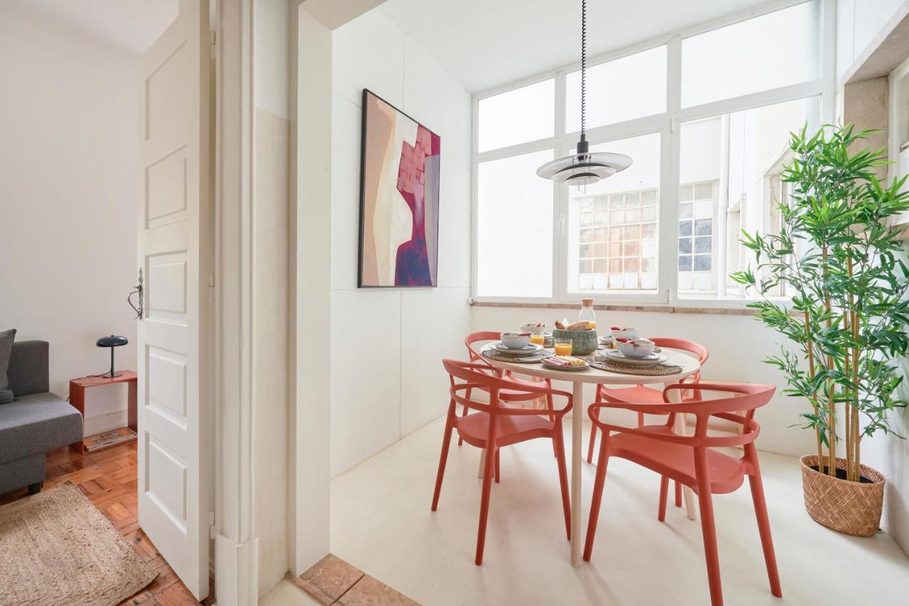 Light-Filled & Renovated Apartment, By Timecooler Lisboa Kültér fotó