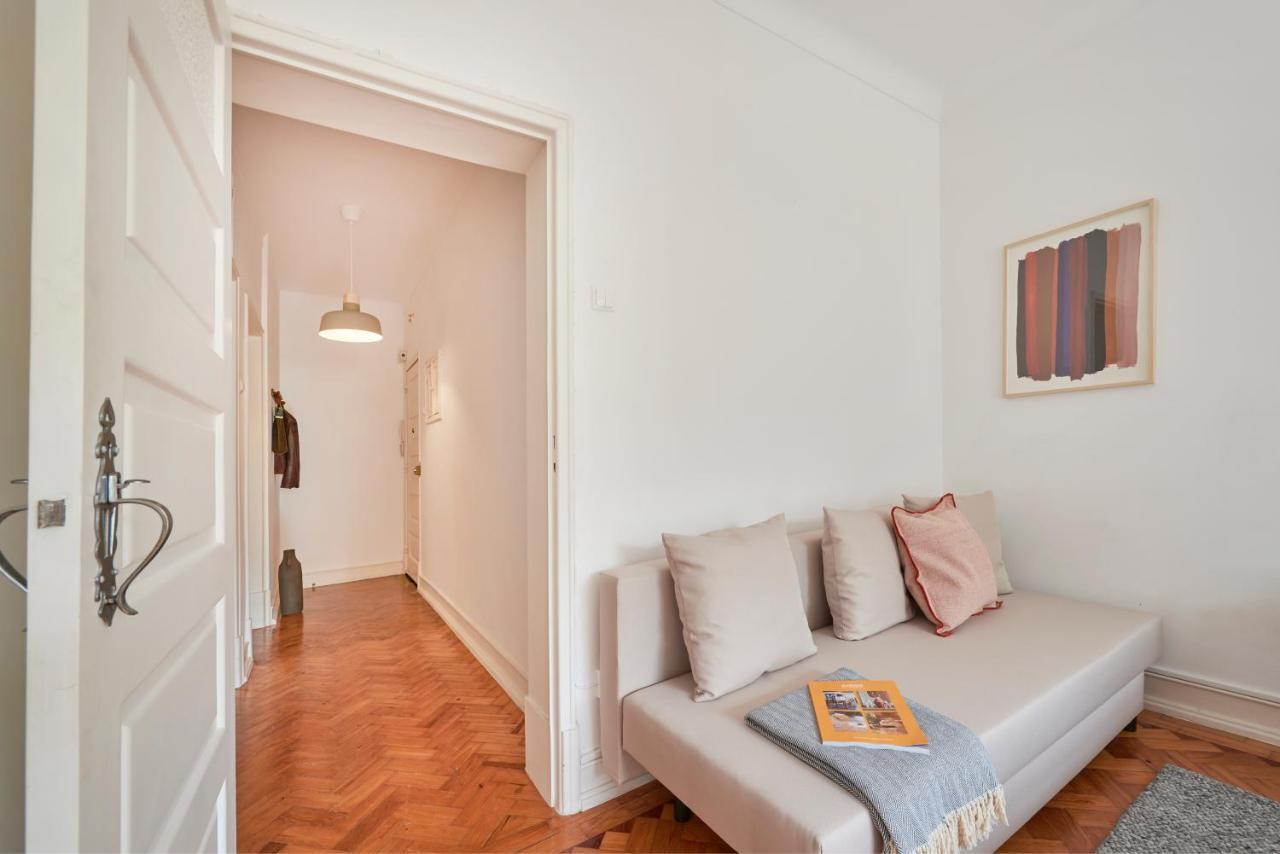 Light-Filled & Renovated Apartment, By Timecooler Lisboa Kültér fotó